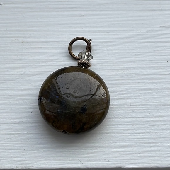Labradorite pendant - Picture 2 of 3
